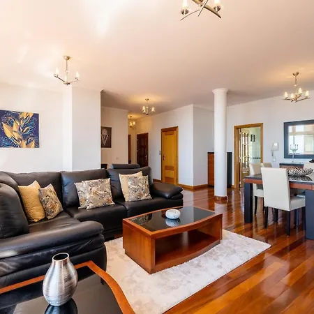 Diego Cruz Penthouse Funchal (Madeira)
